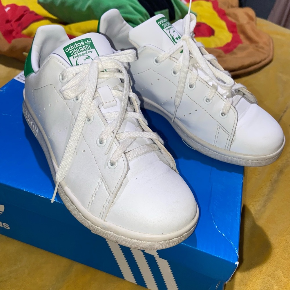 boy Stan smith tennis shoes